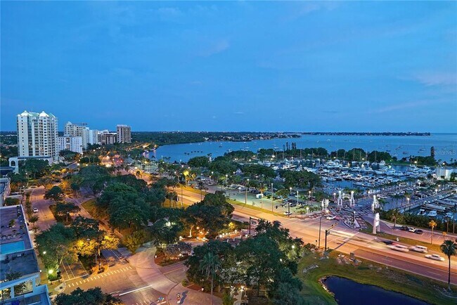 Building Photo - 835 S Osprey Ave