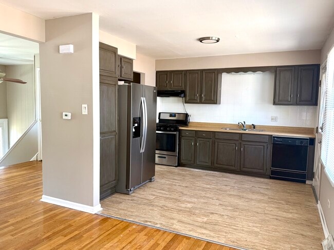 Building Photo - 6620 163rd Pl