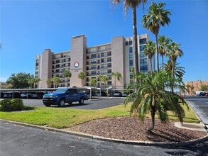 Building Photo - 7700 Sun Island Dr S