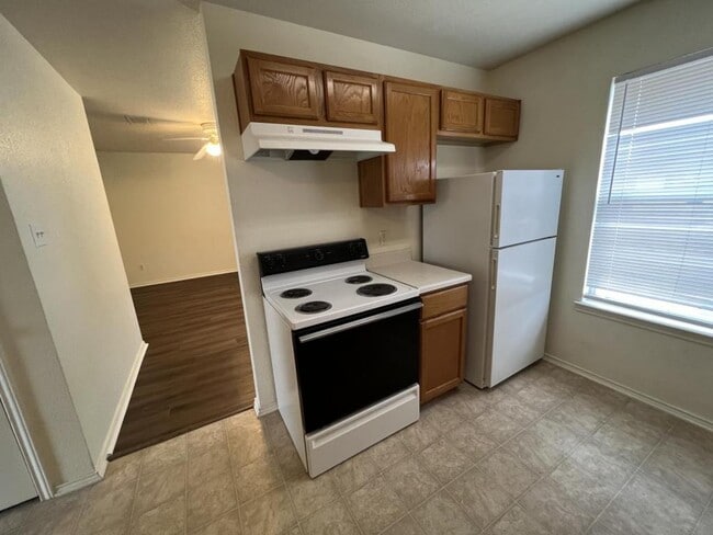 Building Photo - 5708 Greengate Dr