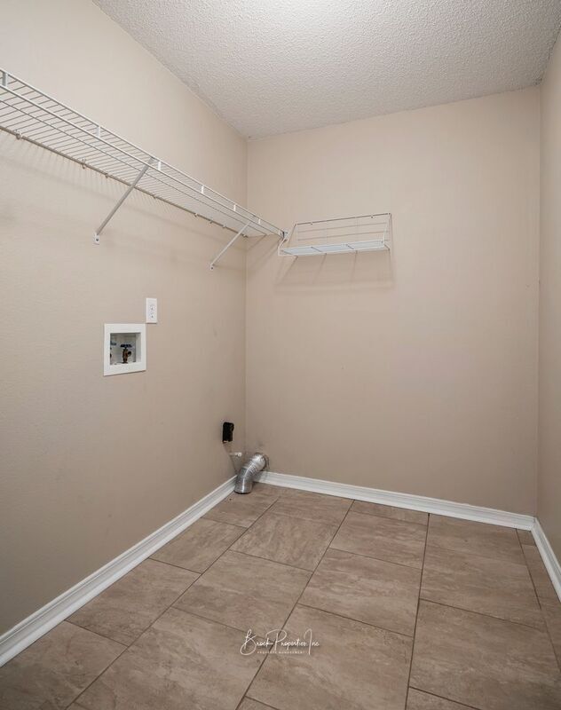 Building Photo - 4718 Lemoyne Vista
