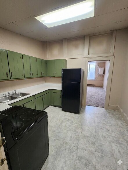 Building Photo - 321 N Main St