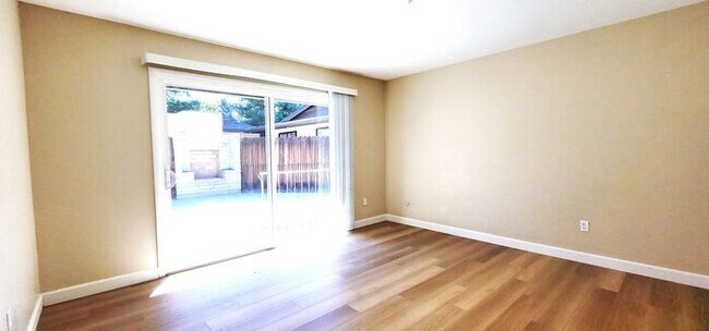Building Photo - Beautiful 2 Bedroom / 2 Bath Bungalow Next to Hidden Valley Golf Club with Large Private Patio, N...