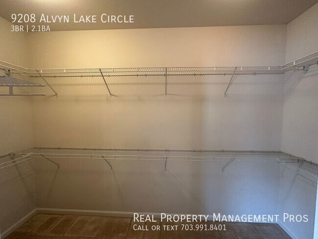 Building Photo - 9208 Alvyn Lake Cir