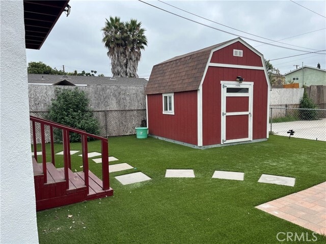 Building Photo - 13314 S Oleander Ave