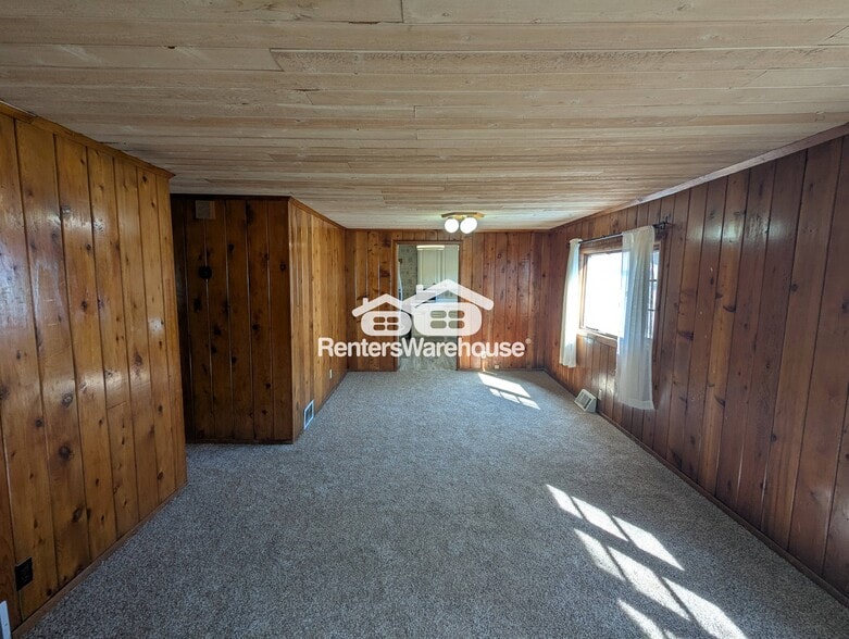 Building Photo - 9123 Pillsbury Ave S