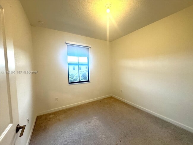 Building Photo - 12945 SW 232nd Ln