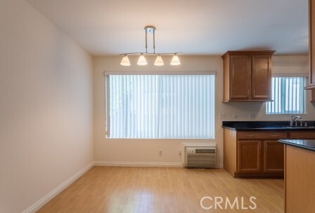 Building Photo - 972 Larrabee St