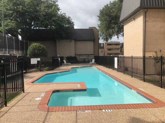 Building Photo - 8433 Hearth Dr