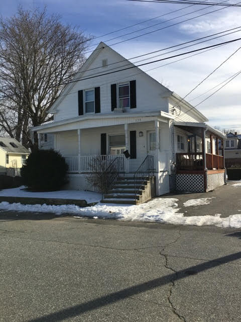 Building Photo - 139 Alma St