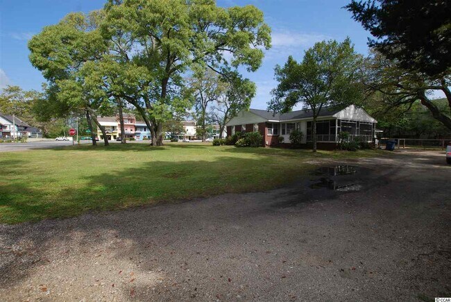 Building Photo - 402 50th Ave N