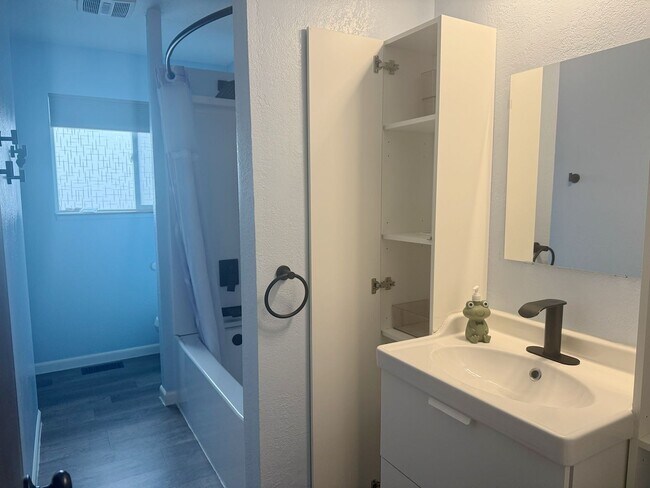 Building Photo - Single Family 3 Bedroom Home in Briargate