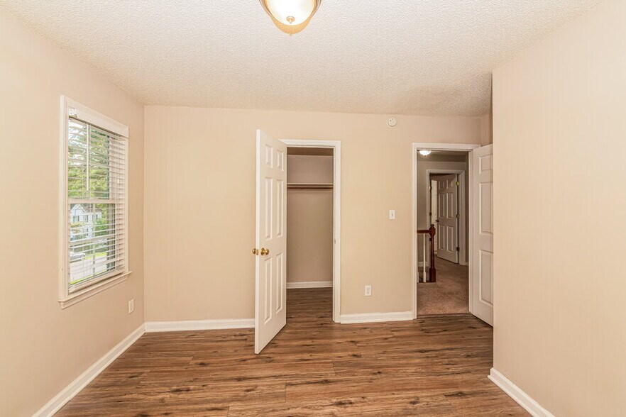 Building Photo - 1405 E Stonemason Dr