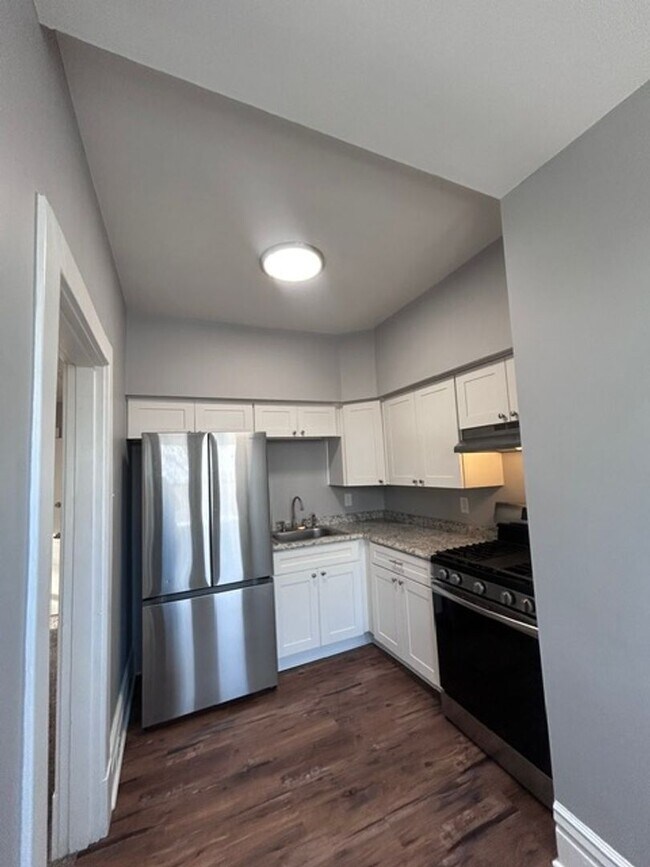 Building Photo - wat195