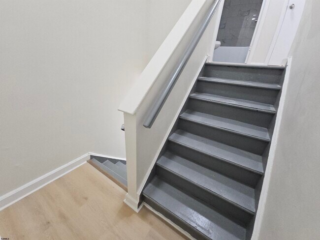 Building Photo - 2201 Murray Ave