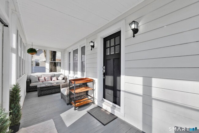 Building Photo - 829 Wells Rd