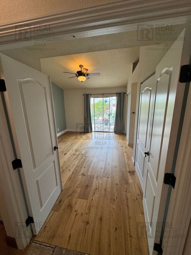 Building Photo - Spacious & Stylish Living in the Heart of Lake Elsinore
