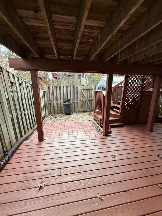 Building Photo - 4221 Devonwood Way