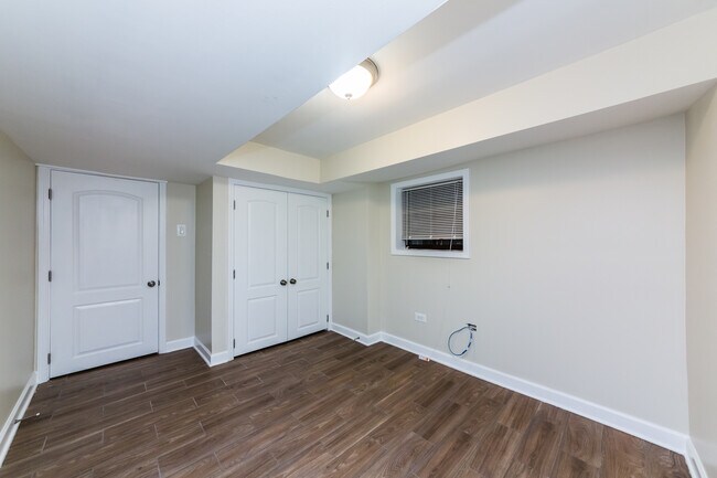 Building Photo - 4206 N Pulaski Rd