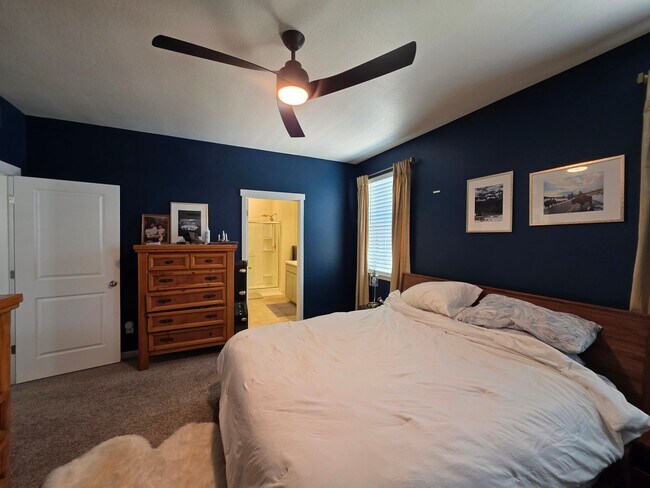 Building Photo - Beautiful Newer Build 3 Bedroom Home in Be...