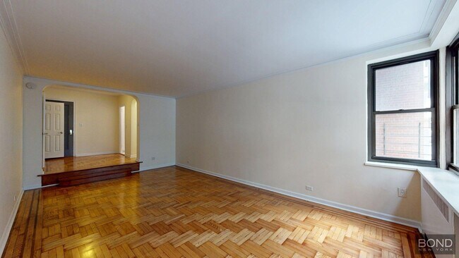 Primary Photo - 124 E 24th St