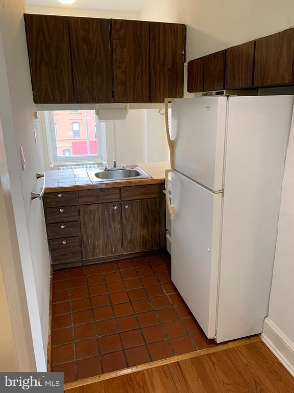 Building Photo - 1916 Spring Garden St