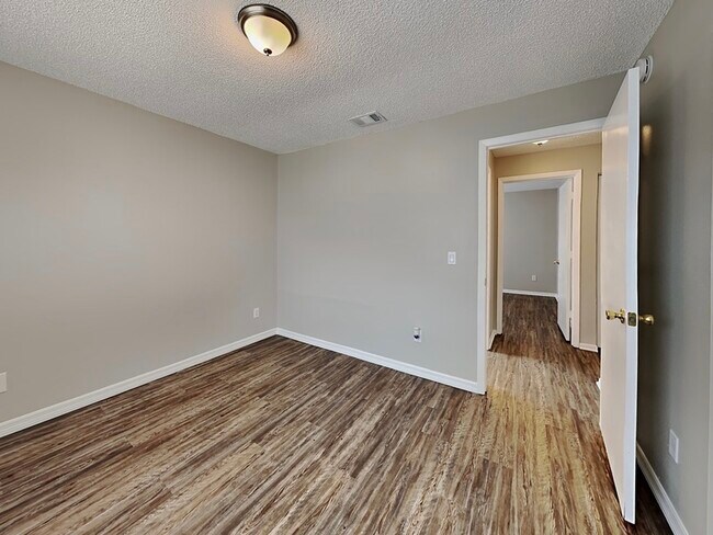 Building Photo - 1408 Sugarberry Ln