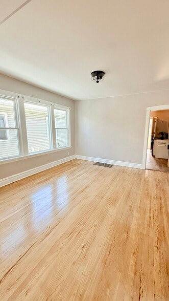 Building Photo - 4849 W Eddy St