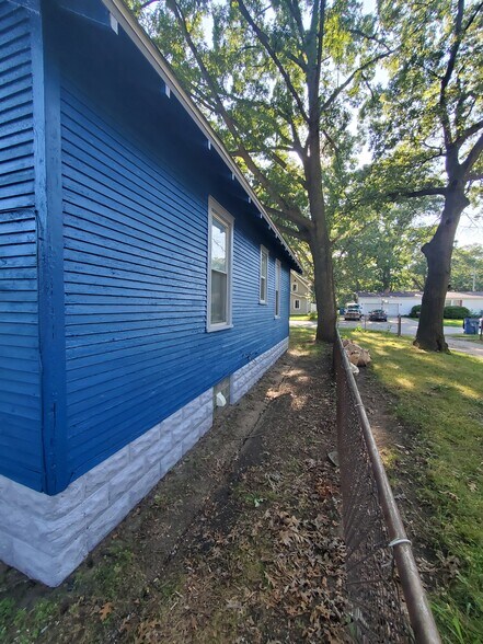 Building Photo - 2642 Riordan St