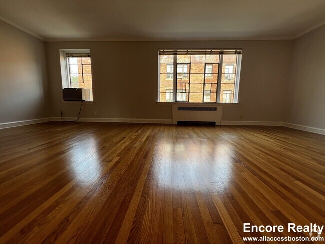 Building Photo - 105 Longwood Ave