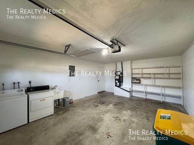 Building Photo - 218 Temple Cir