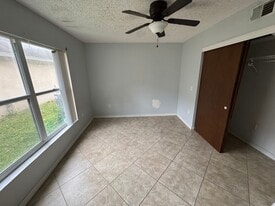 Building Photo - 4047 Stonefield Dr