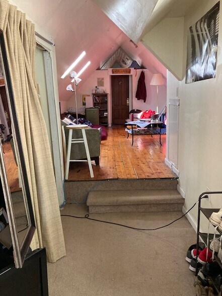 Building Photo - 219 Dwight St