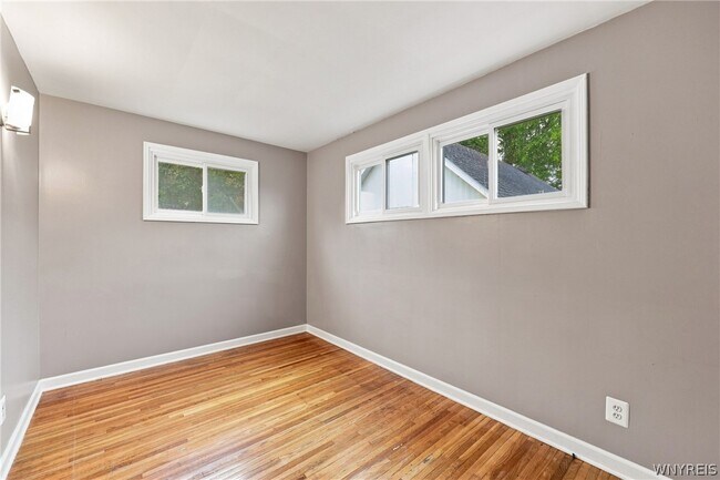 Building Photo - 4643 Patricia Dr