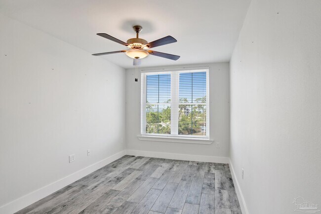 Building Photo - 16262 Tarpon Dr