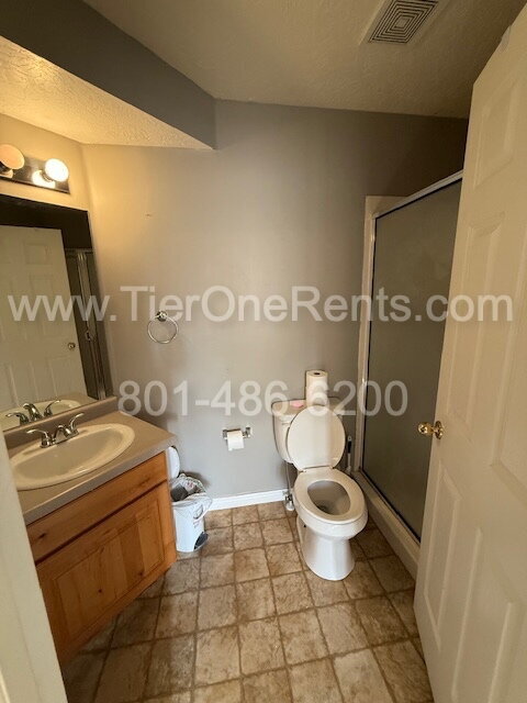 Building Photo - NO DEPOSIT option available for qualified ...