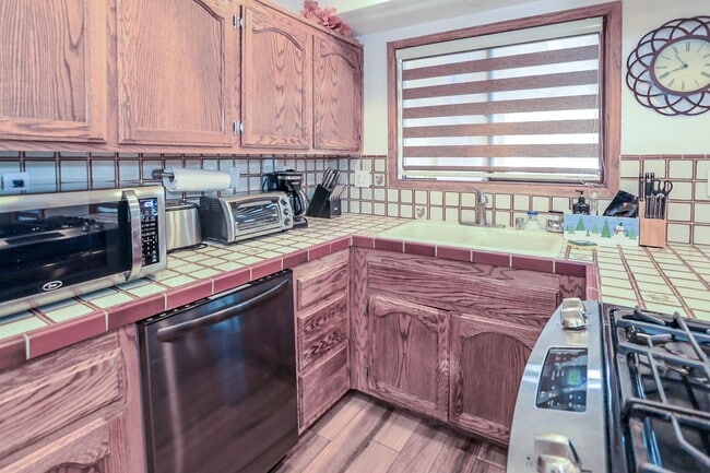 Building Photo - 42638 Moonridge Rd