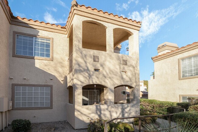 Building Photo - 1851 Hillpointe Rd