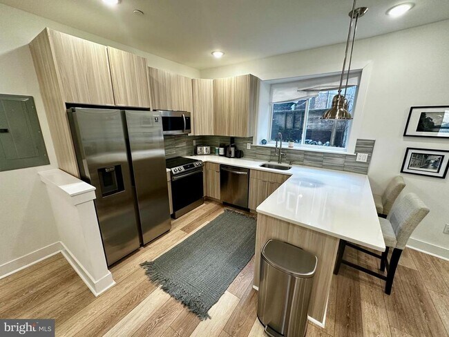 Building Photo - 2008 S College Ave