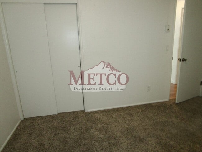 Building Photo - 06804