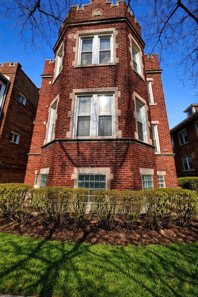 Building Photo - 1740 W Garfield Blvd