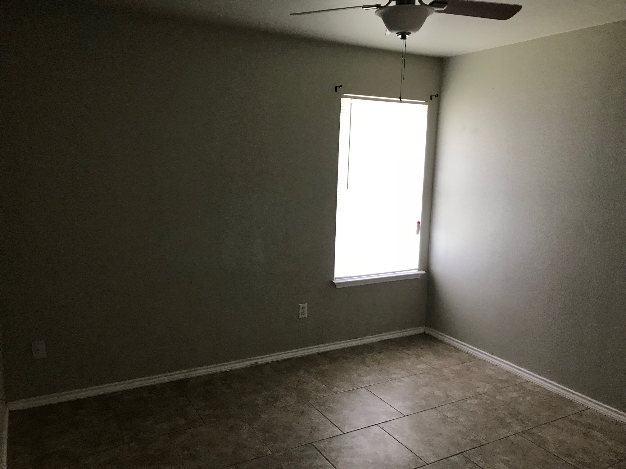 Building Photo - 713 Cooper Ln