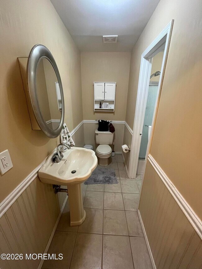 Building Photo - 19 Augusta Ct