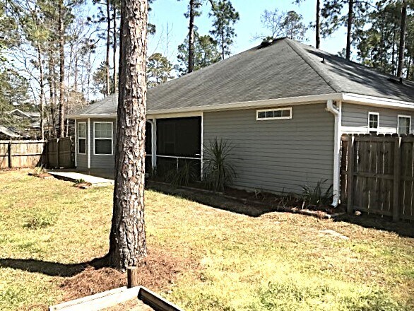 Building Photo - 121 Sterling Dr