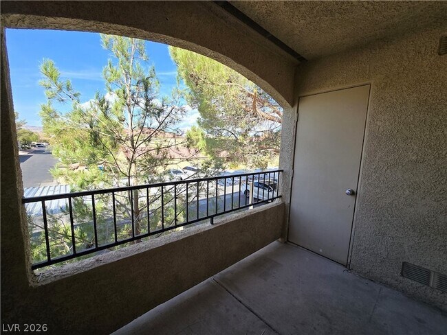 Building Photo - 7885 W Flamingo Rd