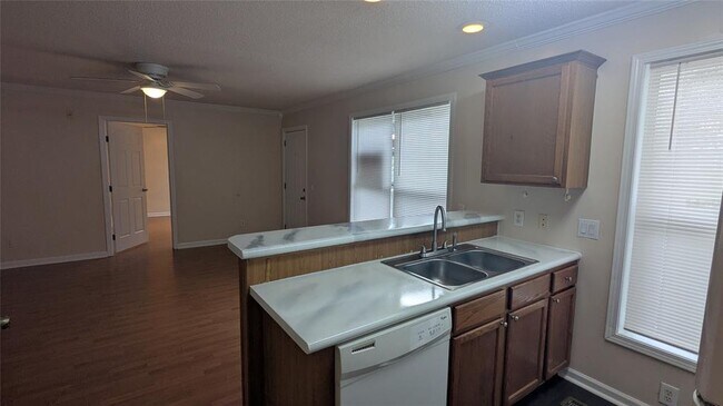 Building Photo - 2905 SW Archer Rd