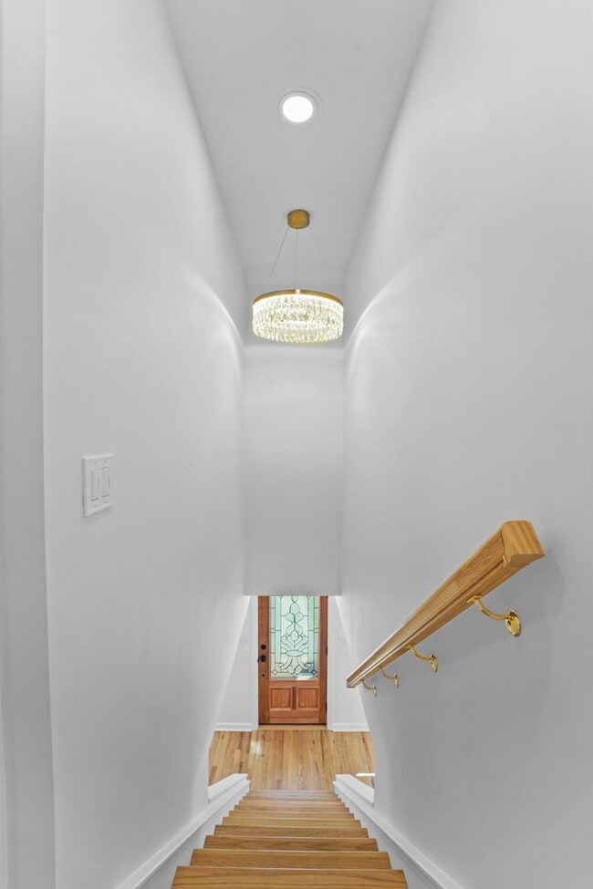 Building Photo - 116 Mary St