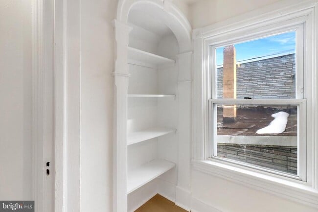 Building Photo - 24369 W Main St