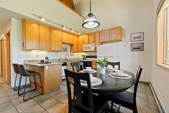 Building Photo - 3 Bed, 3 Bath Condo in Wildernest