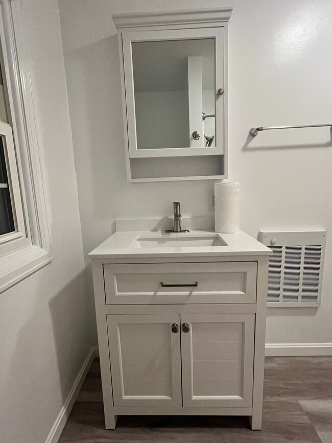 Building Photo - 425 Dorset St